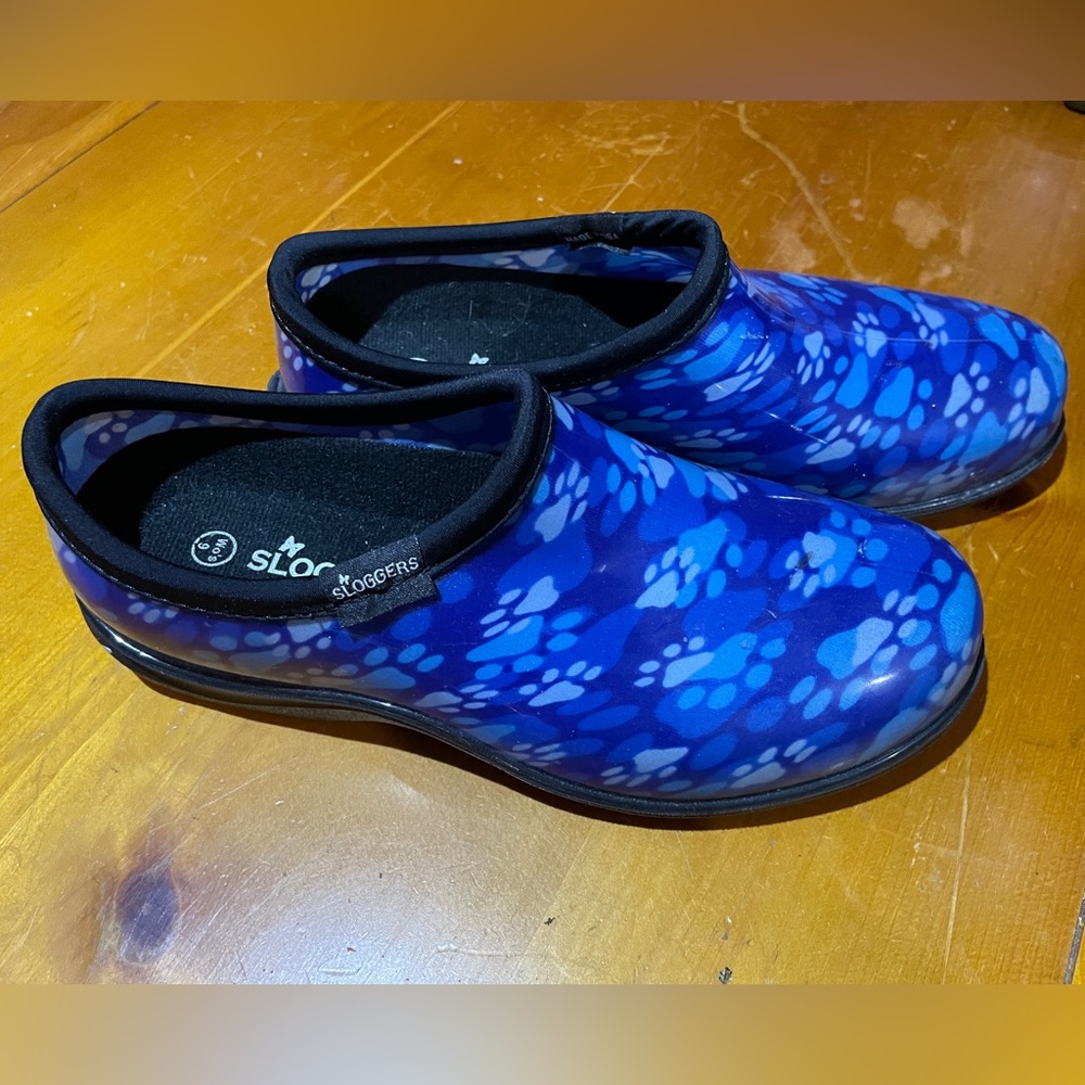 Sloggers blue paw prints Sz 9